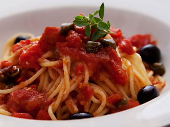 Spaghetti alla putanesca